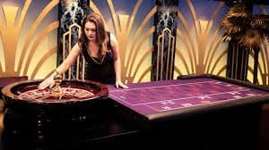 Live dealer blackjack studio dengan setup multi-kamera profesional